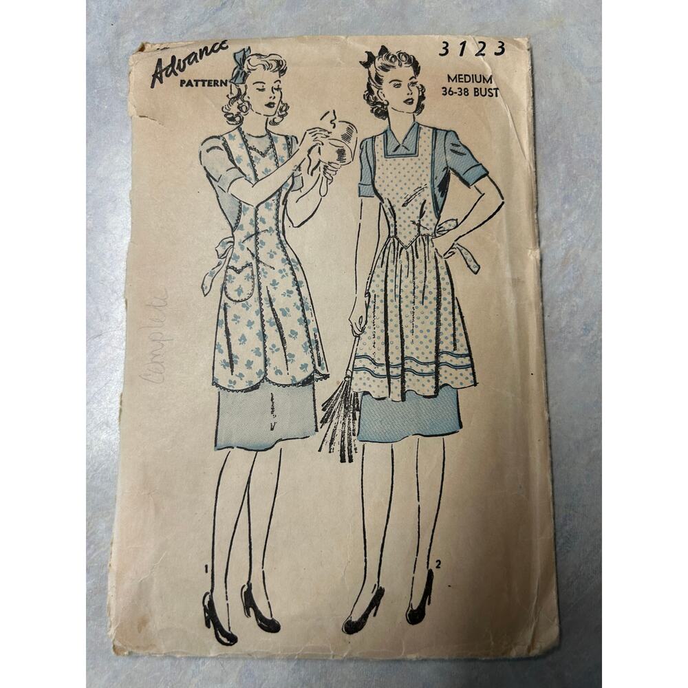 Vintage 1940's Advance Pattern #3123 Pinafore Apron Size Medium
